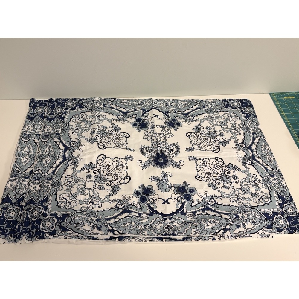 Pottery Barn Medallion Pillowcase Blue White Cotton 20x26‎ Set Of 2